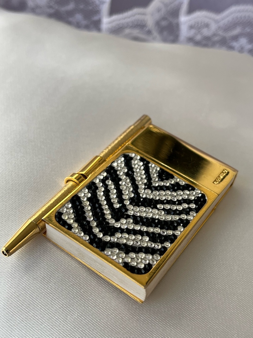 Judith Leiber Gold Black & White Crystal Chevron mini notebook, EUC - Picture 11 of 15